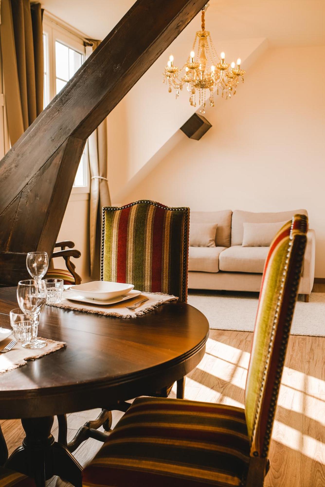Deluxe Apartment